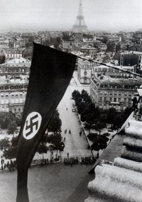 Фашистский флаг над Парижем. 1940